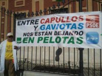 http://www.motosrusas.es/foro/uploads/thumbs/263_crisis_pp-psoe_entre_capullos_y_gaviotas_nos_estan_dejando_en_pelotas.jpg