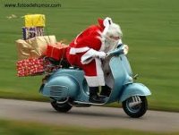 http://www.motosrusas.es/foro/uploads/thumbs/99_vespa_papa_noel.jpg